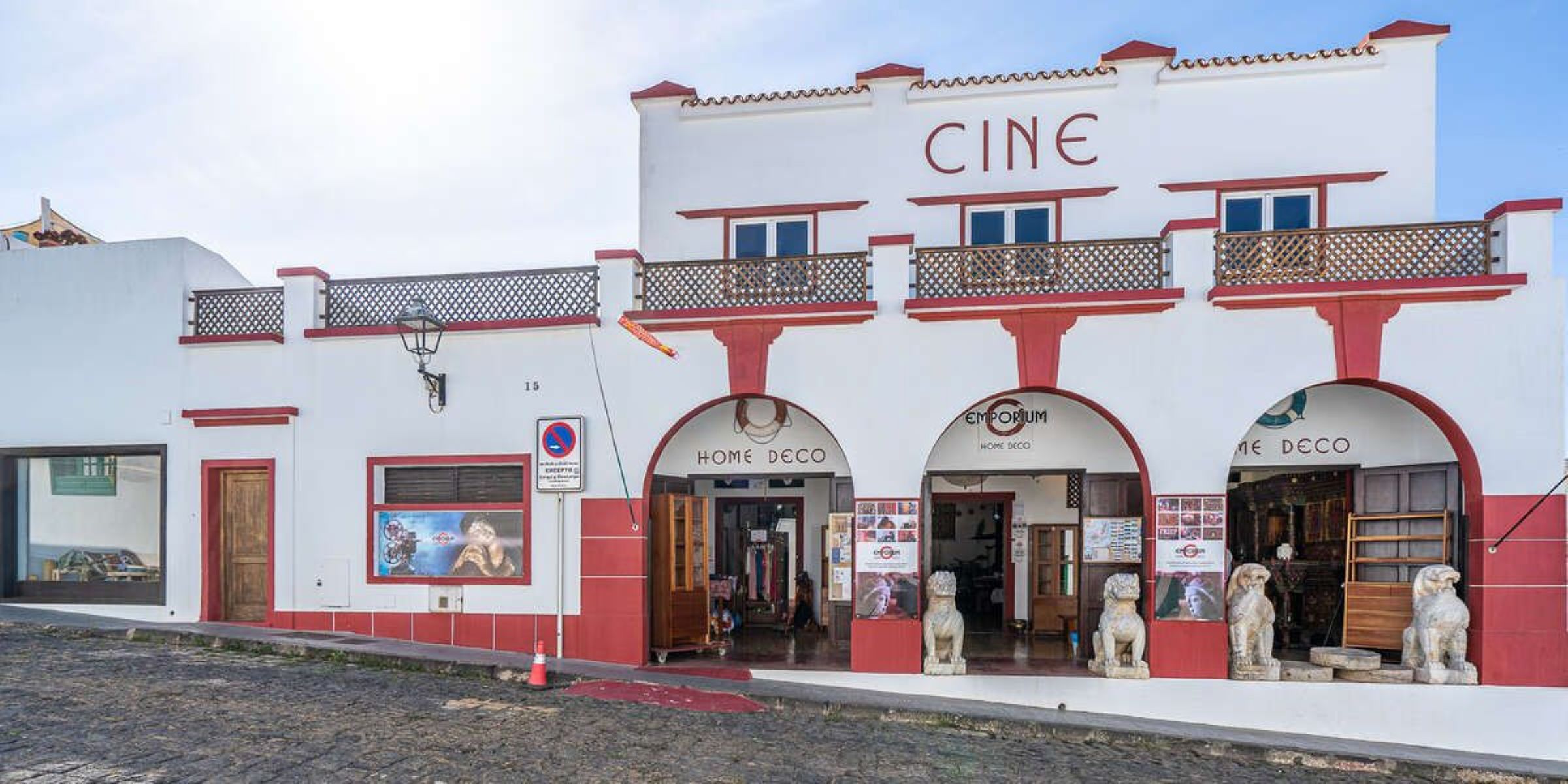 A la venta en antiguo Cine de La Villa