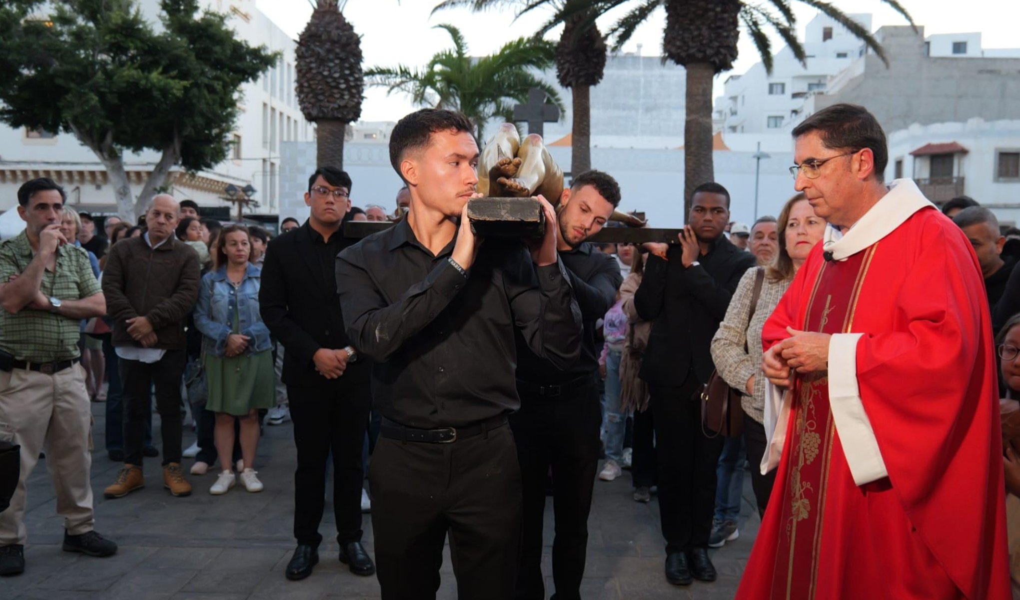 La Iglesia de San Ginés acoge la celebración litúrgica del Viernes Santo La Iglesia de San Ginés acoge la celebración litúrgica del Viernes Santo