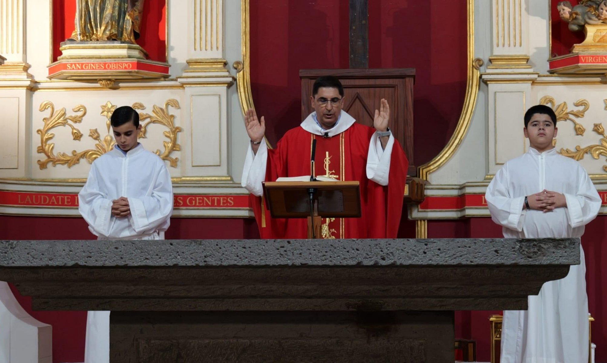 La Iglesia de San Ginés acoge la celebración litúrgica del Viernes Santo La Iglesia de San Ginés acoge la celebración litúrgica del Viernes Santo
