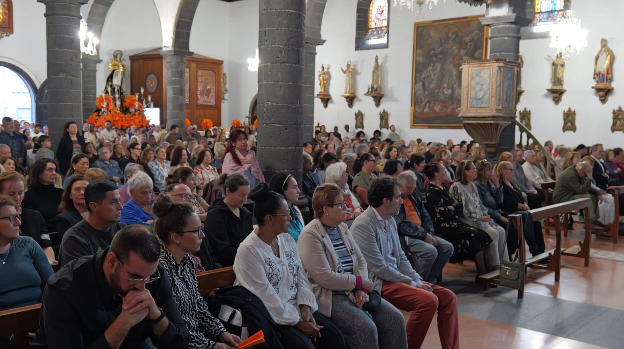 La Iglesia de San Ginés acoge la celebración litúrgica del Viernes Santo La Iglesia de San Ginés acoge la celebración litúrgica del Viernes Santo