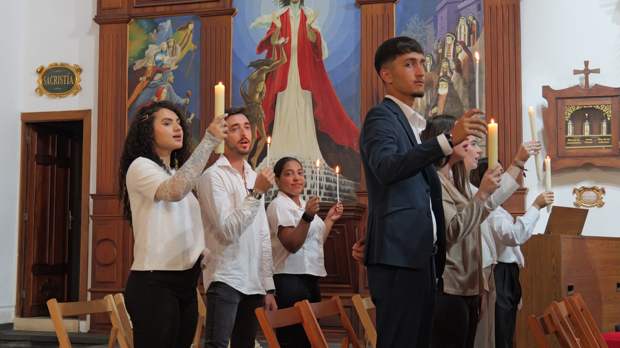 Vigilia Pascual en la iglesia de San Ginés Vigilia Pascual en la iglesia de San Ginés