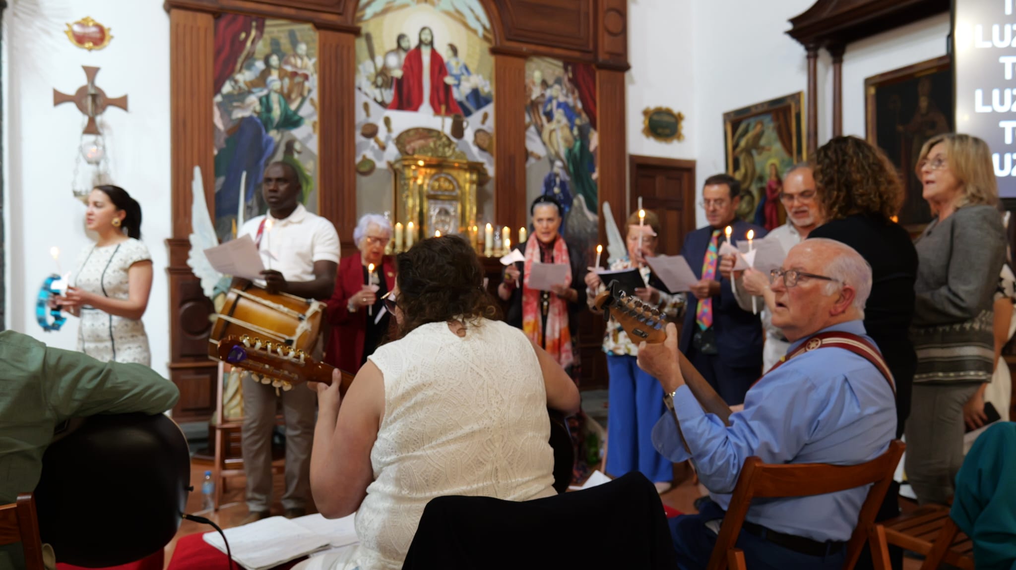 Vigilia Pascual en la iglesia de San Ginés Vigilia Pascual en la iglesia de San Ginés