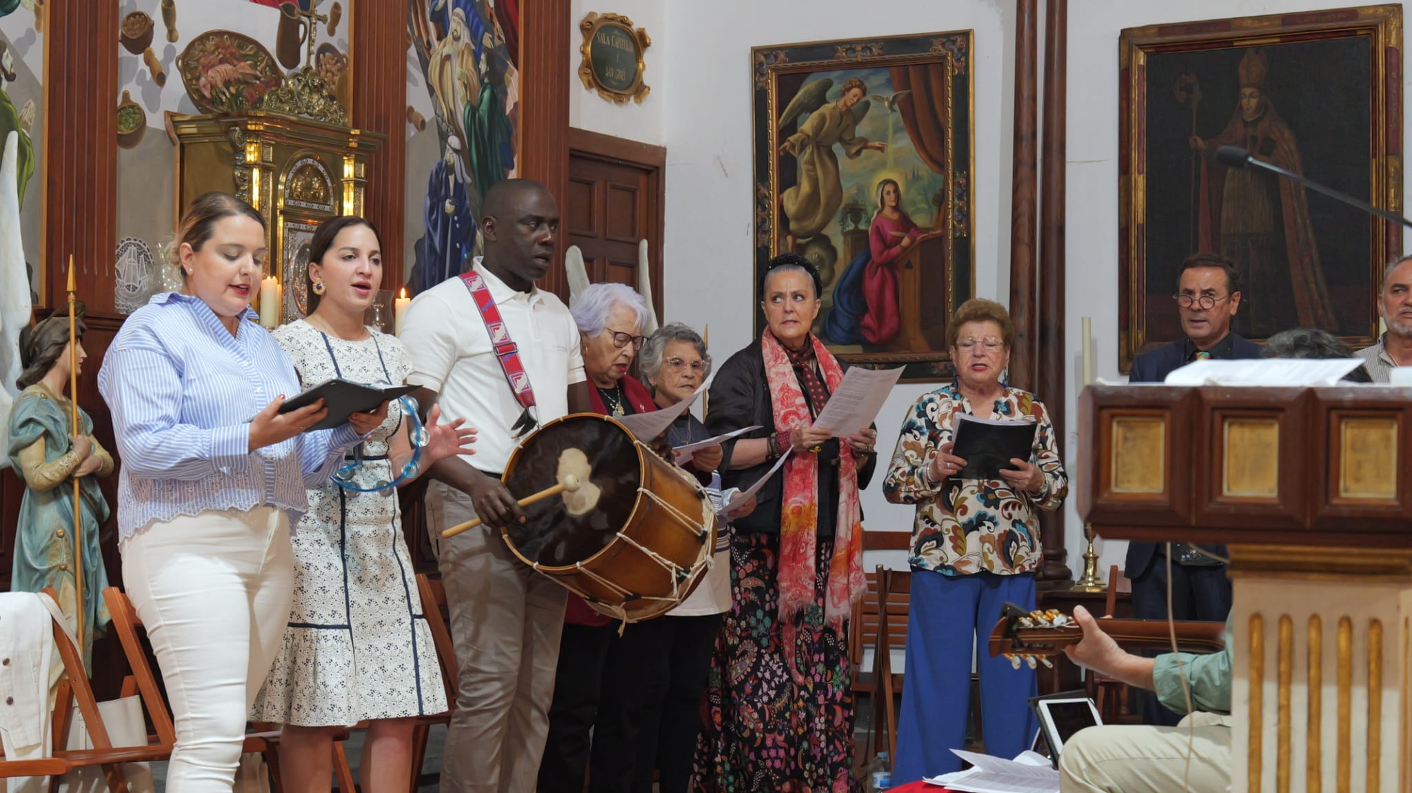 Vigilia Pascual en la iglesia de San Ginés Vigilia Pascual en la iglesia de San Ginés