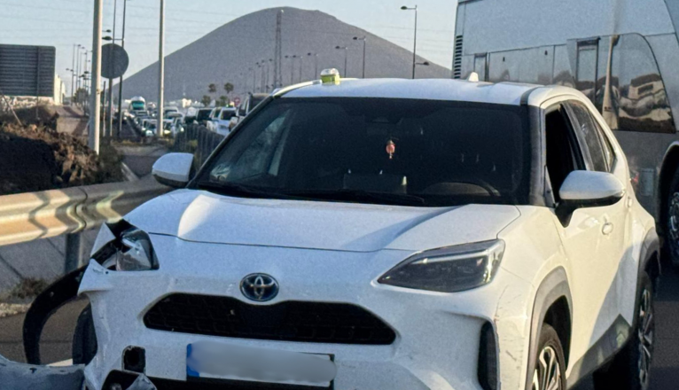 Uno de los vehículos implicados en al accidente en la LZ-1. Uno de los vehículos implicados en al accidente en la LZ-1.