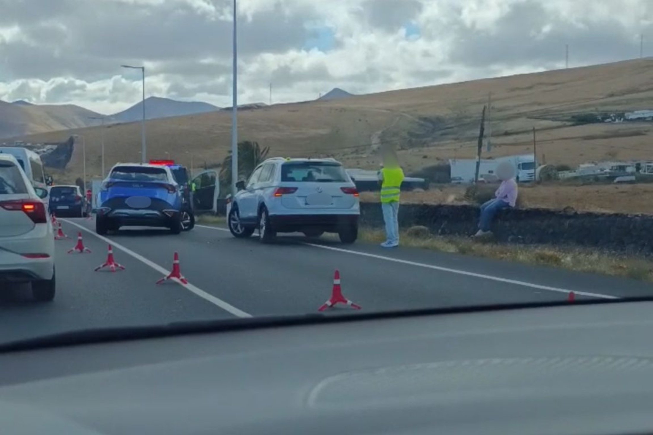 Accidente entre dos vehículos en la LZ-2