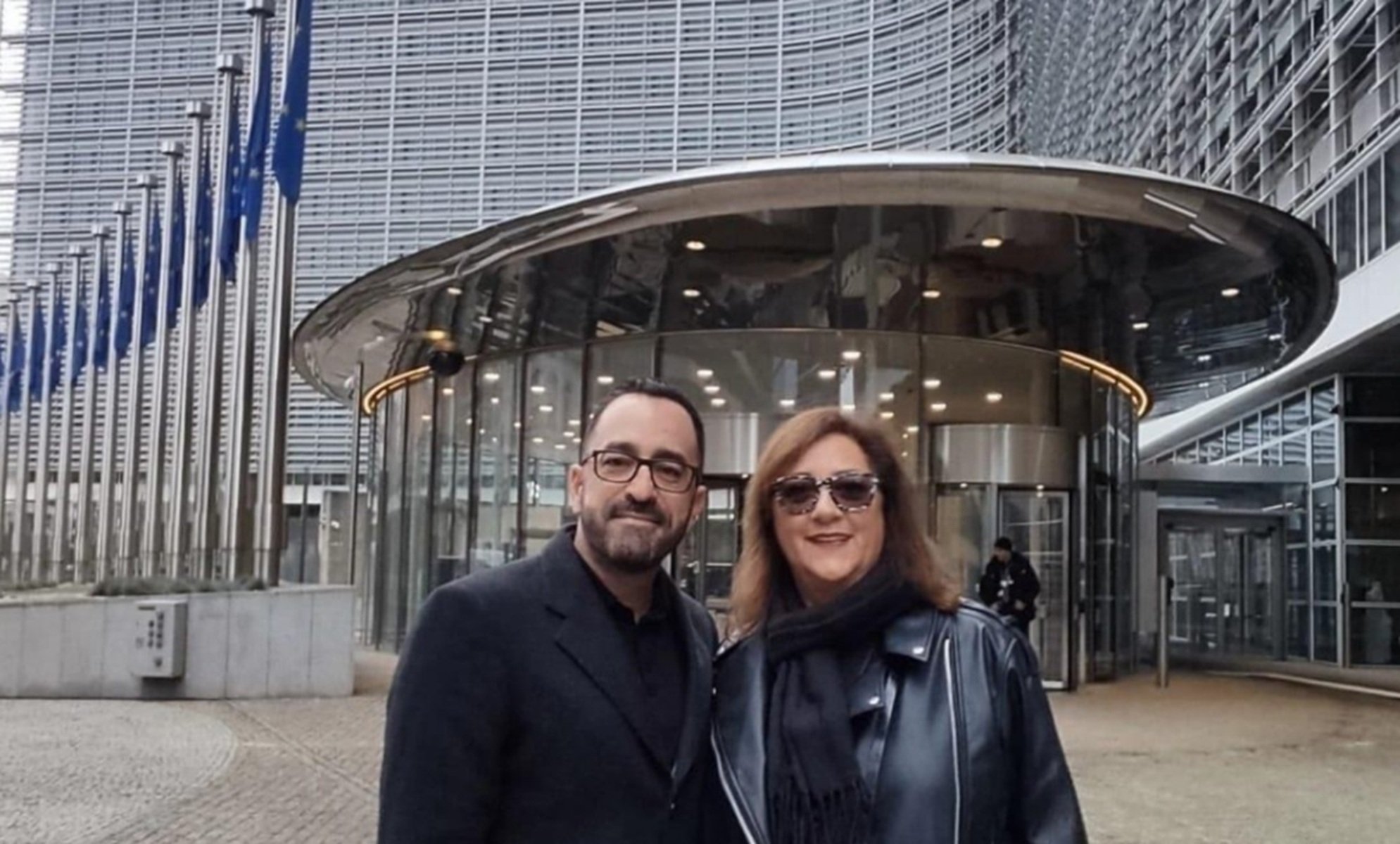 La presidenta de ASCAV, Doris Borrego y su vicepresidente,  Javier Valentín, a la entrada de la Comisión Europea en una imagen de archivo.
