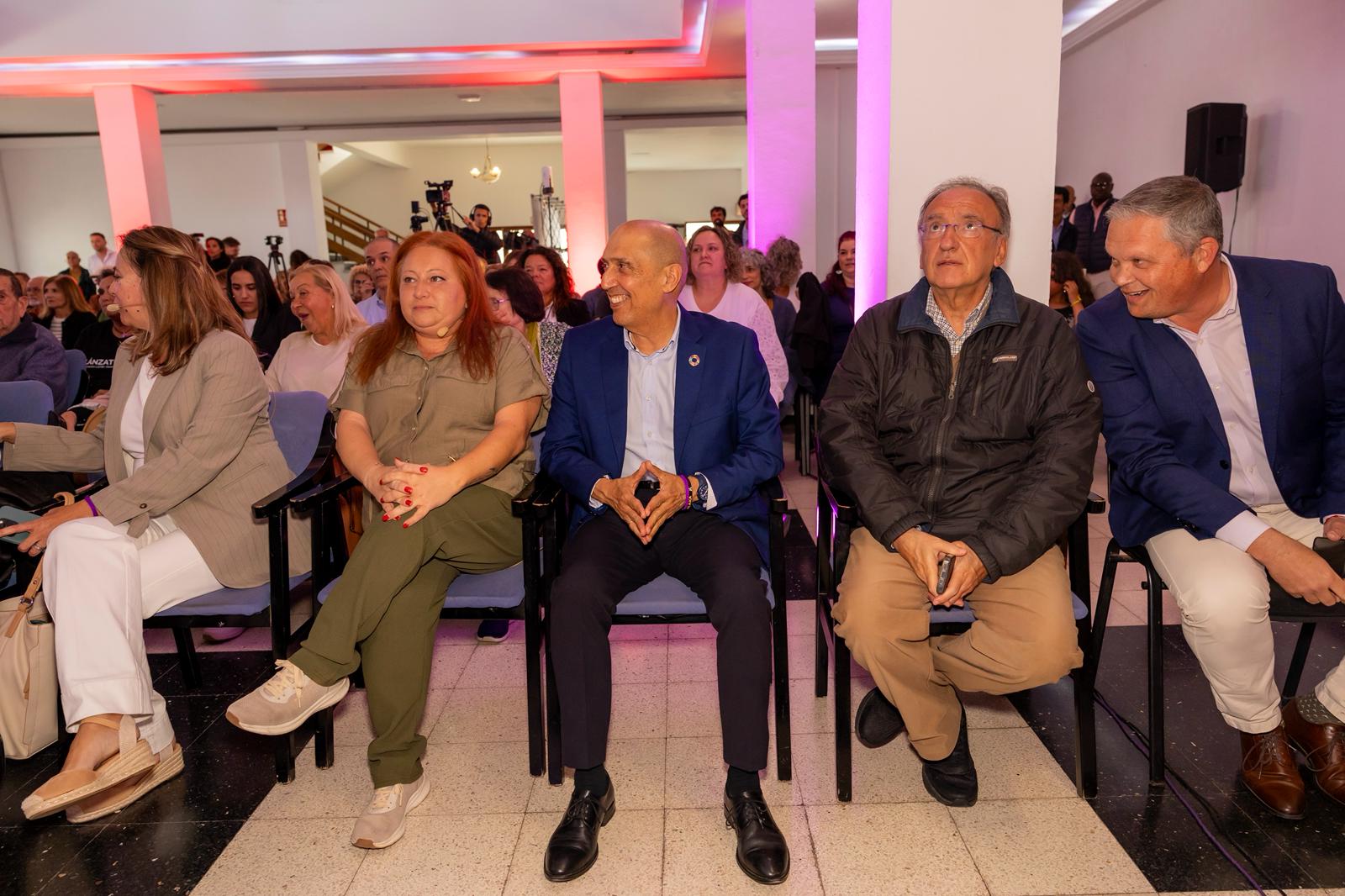 Zapatero inaugura la Escuela Feminista del PSOE de Lanzarote Zapatero inaugura la Escuela Feminista del PSOE de Lanzarote