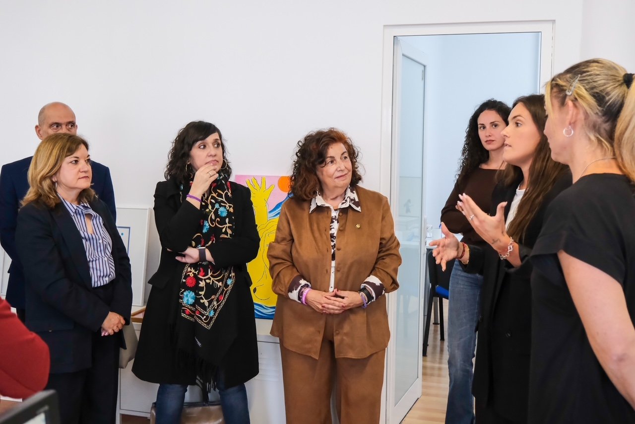 La secretaria de Estado de Igualdad, María Guijarro, visita la asociación Mararía