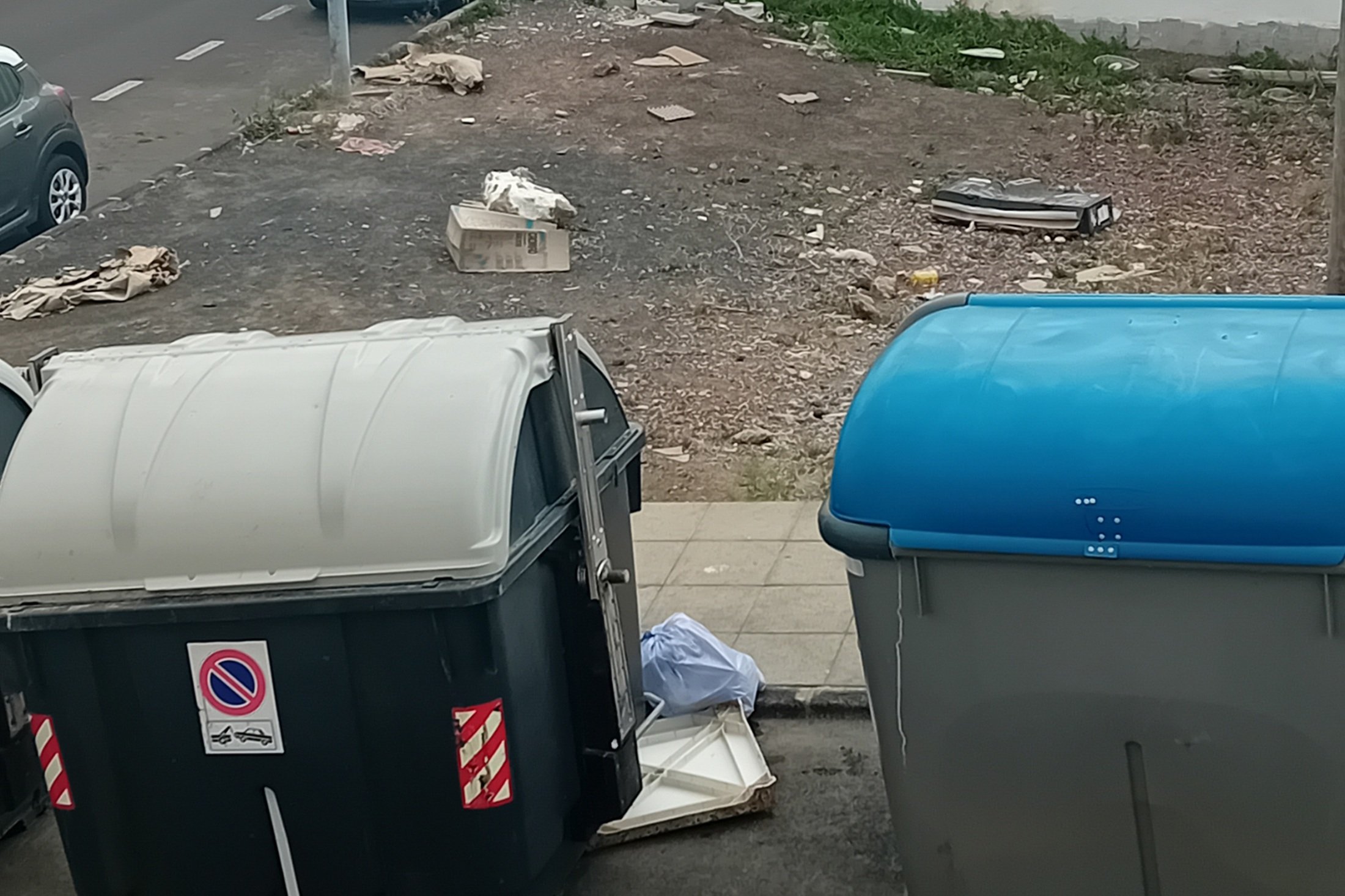 Acumulación de basura y residuos en Arrecife
