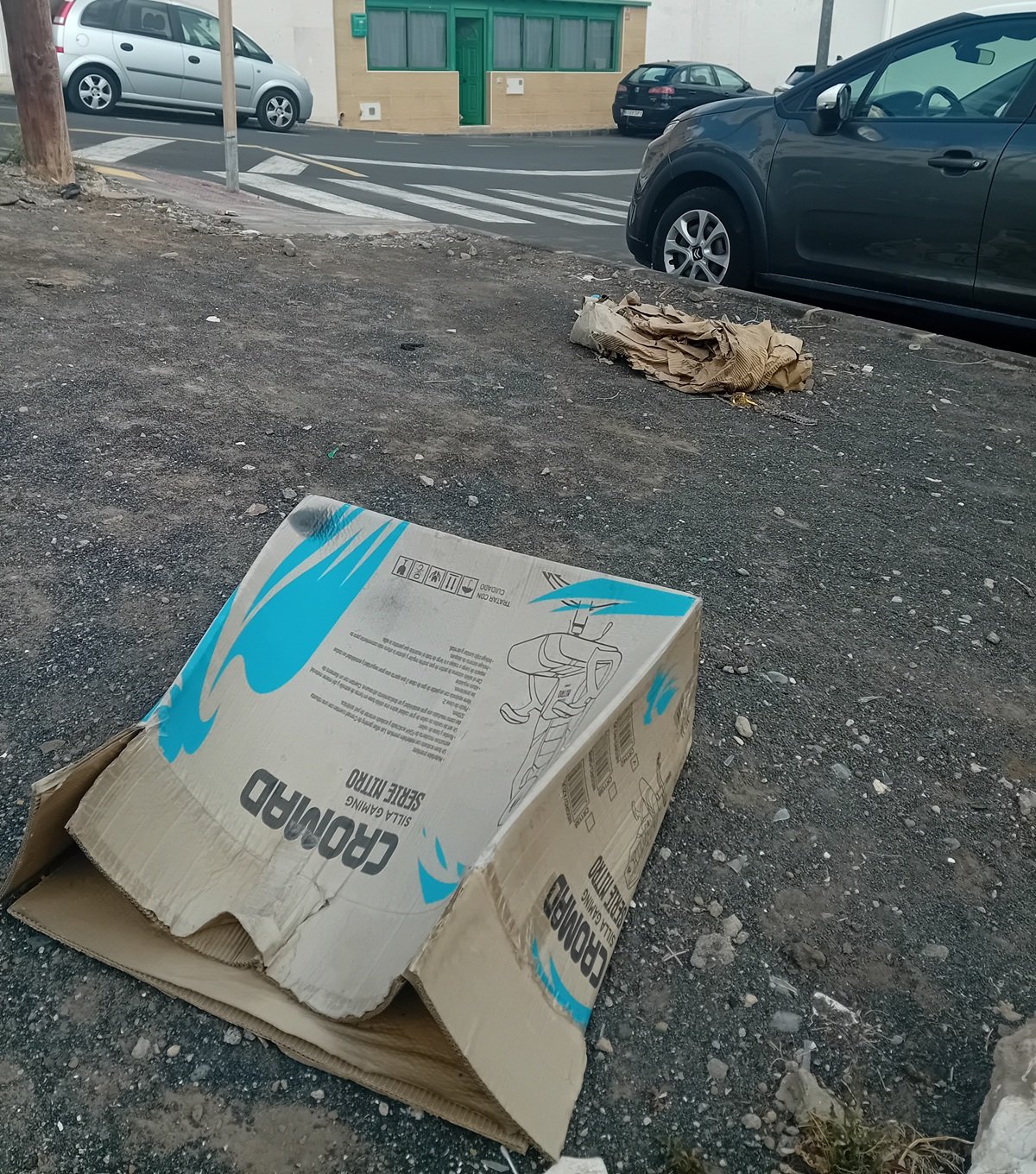 Acumulación de basura y residuos en Arrecife Acumulación de basura y residuos en Arrecife