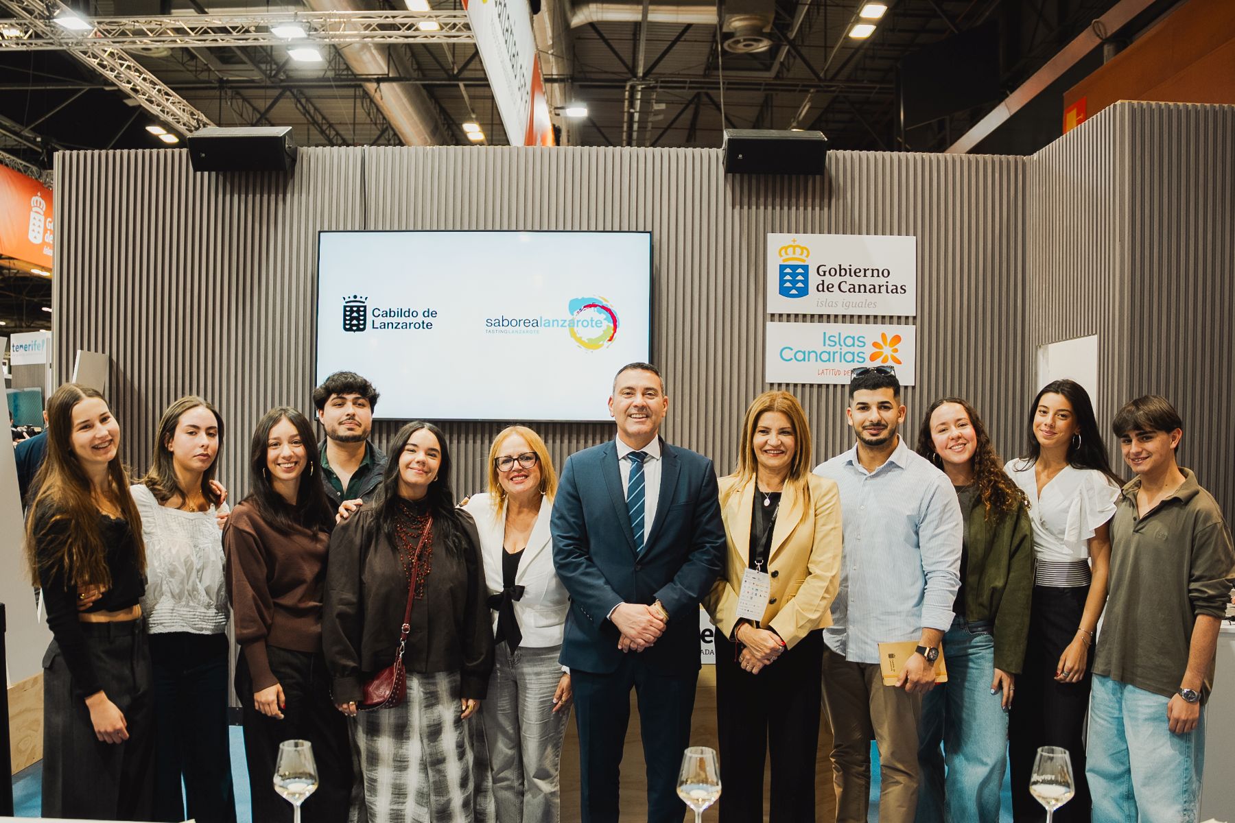 Inauguración Salón Gourmets Madrid 2026 Jóvenes estudiantes visitan el stand (8)