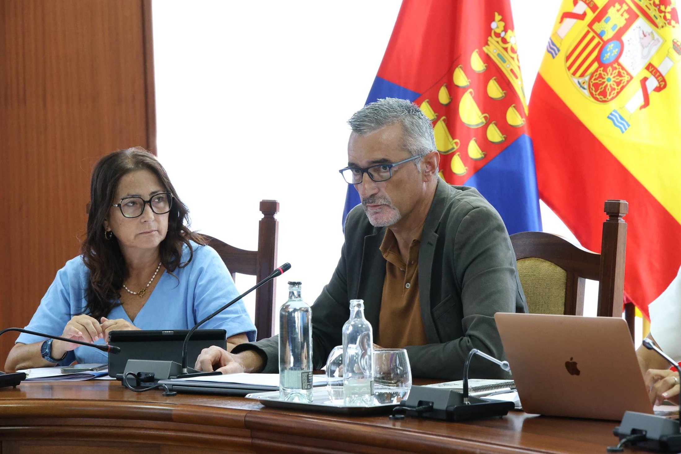 Los consejeros Marci Acuña y Ascensión Toledo