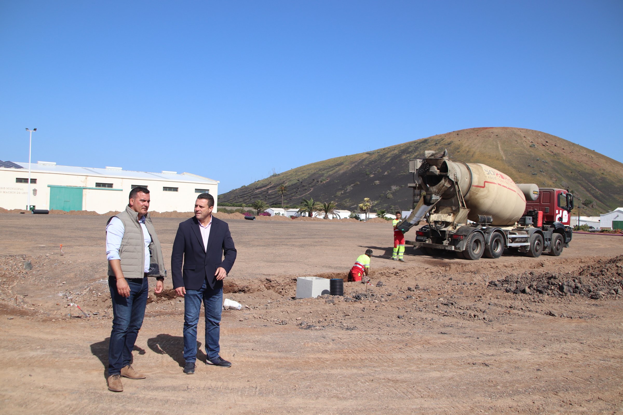 Óscar Noda y el concejal Ángel Lago. Óscar Noda y el concejal Ángel Lago.