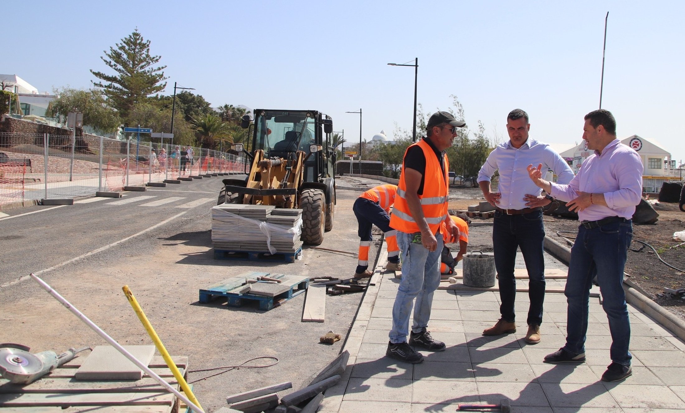Obras en la Avenida Papagayo de Playa Blanca