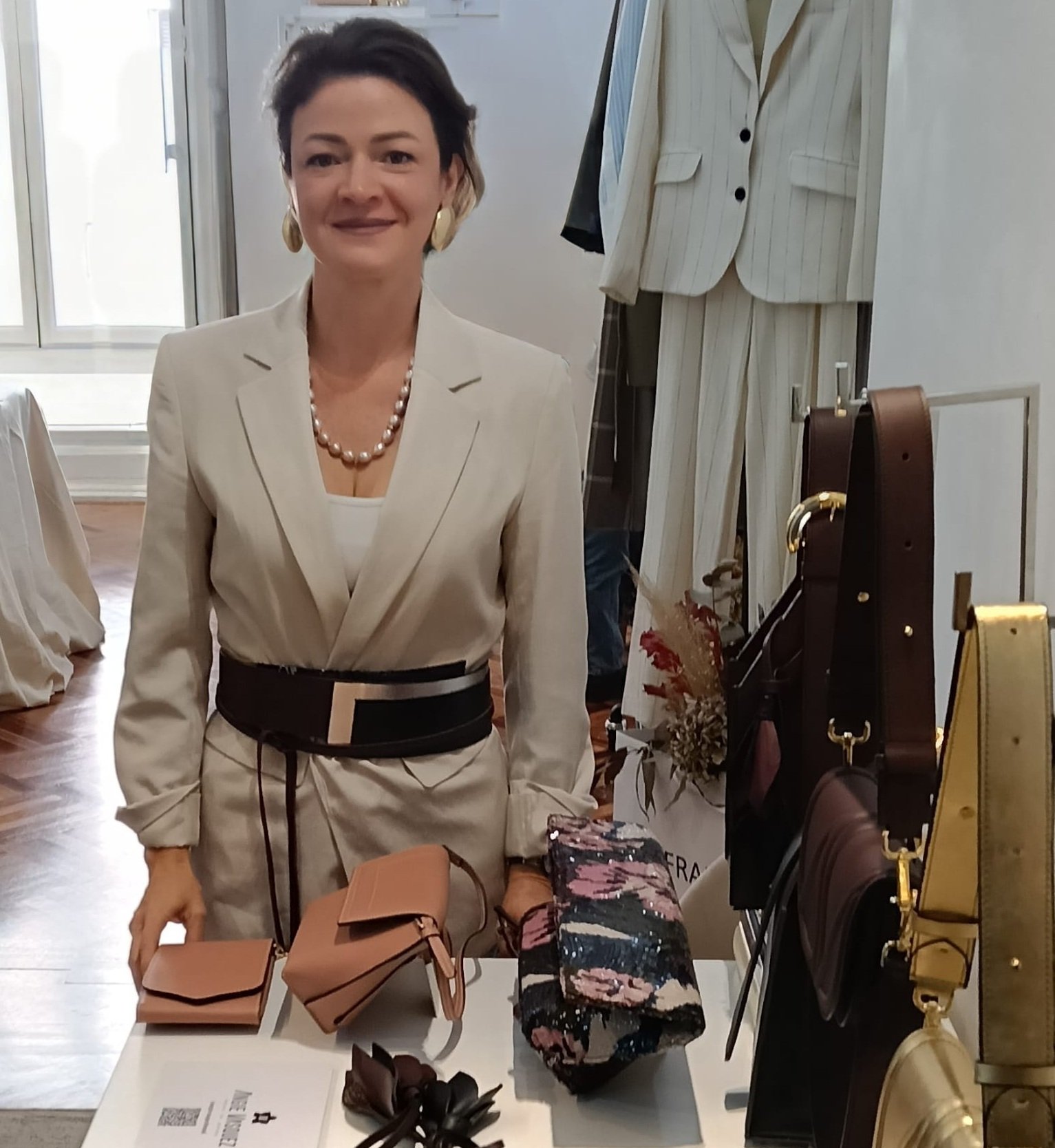 Angie Vásquez con algunas de sus creaciones.