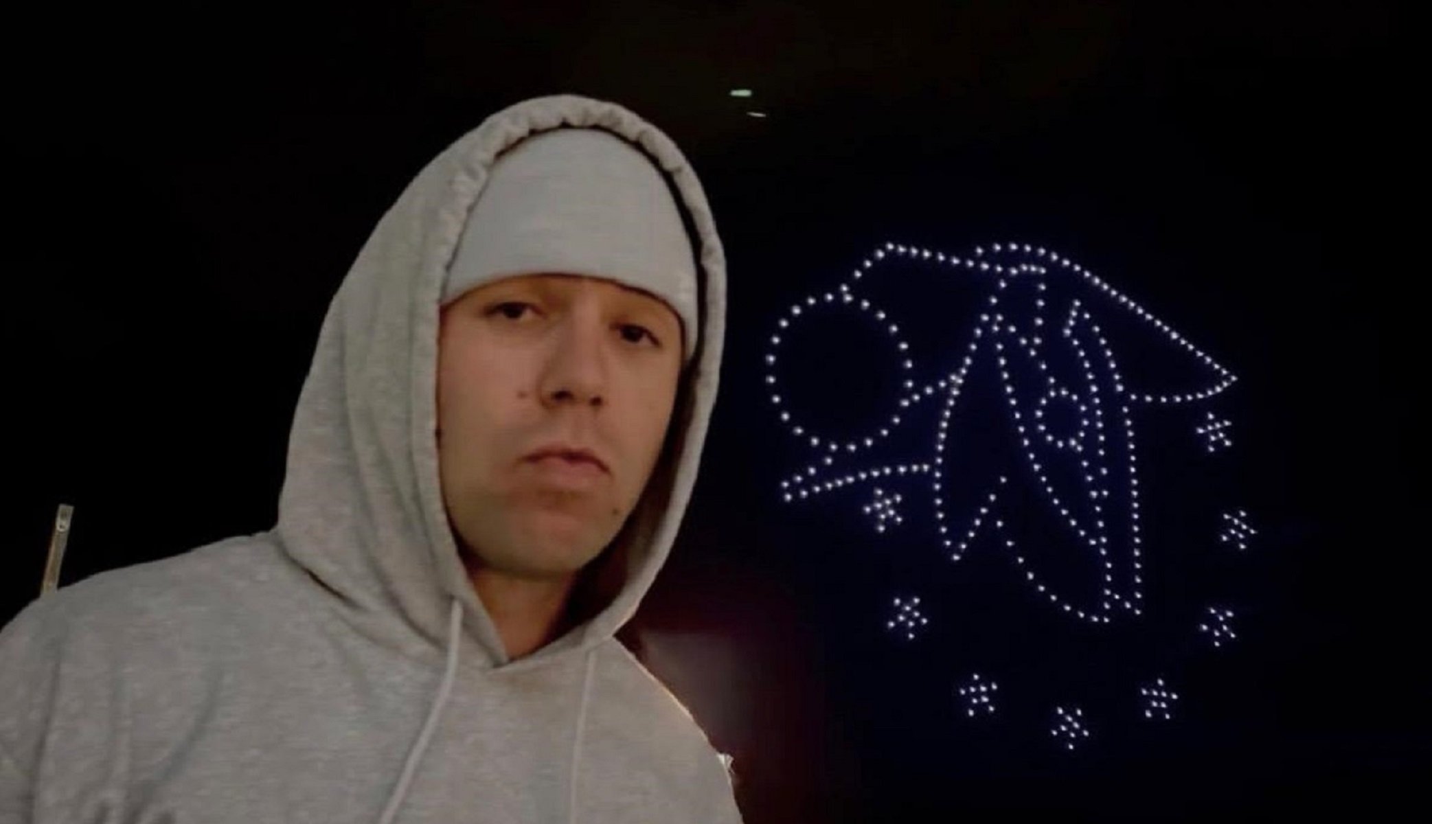 Quevedo en el espectáculo de drones en Canarias.