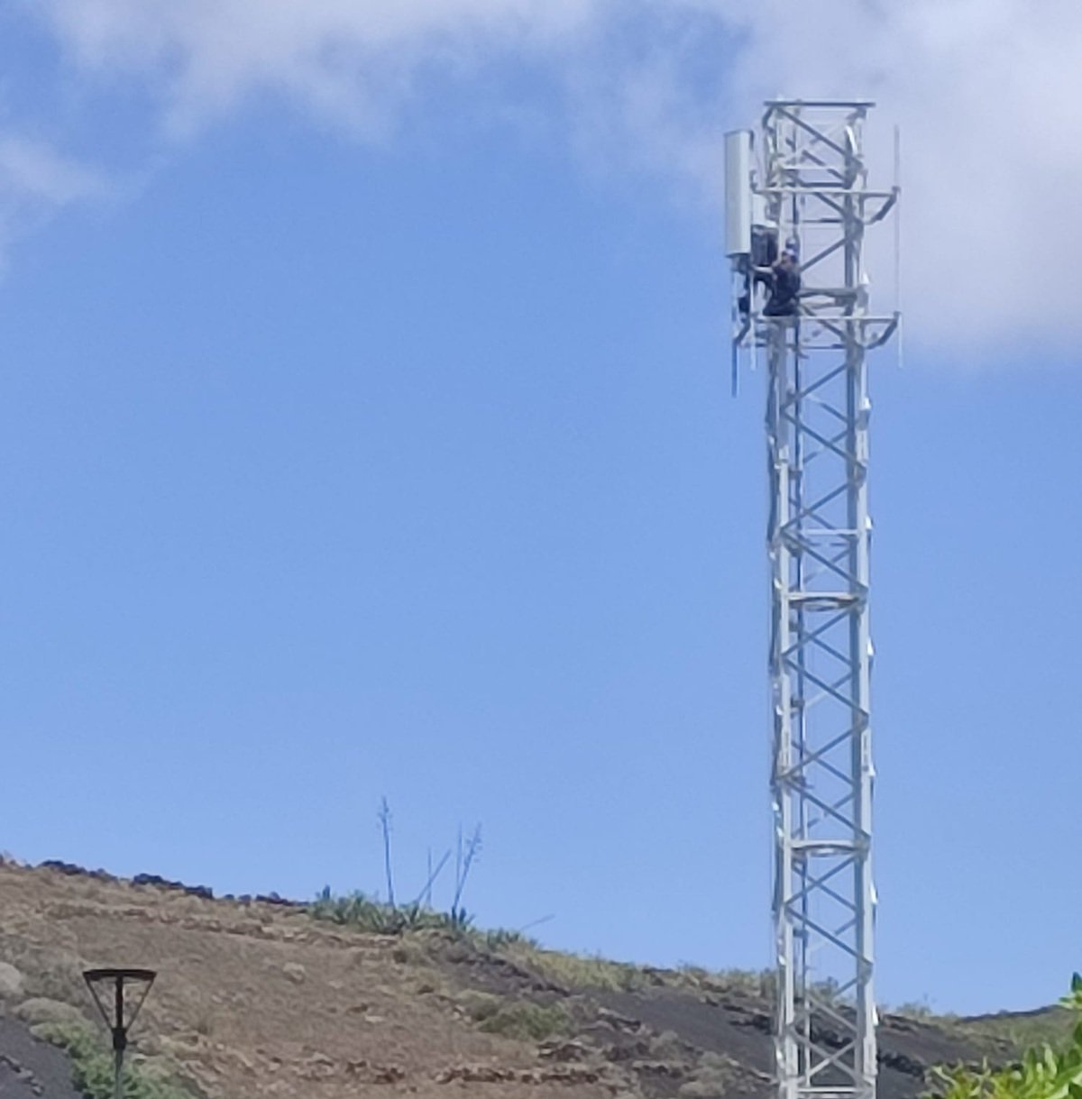 Antenas de telefonía en la torreta