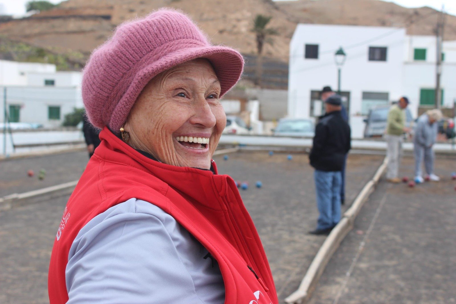 Proyecto de salud comunitaria con la bola canaria para mayores de 60 años