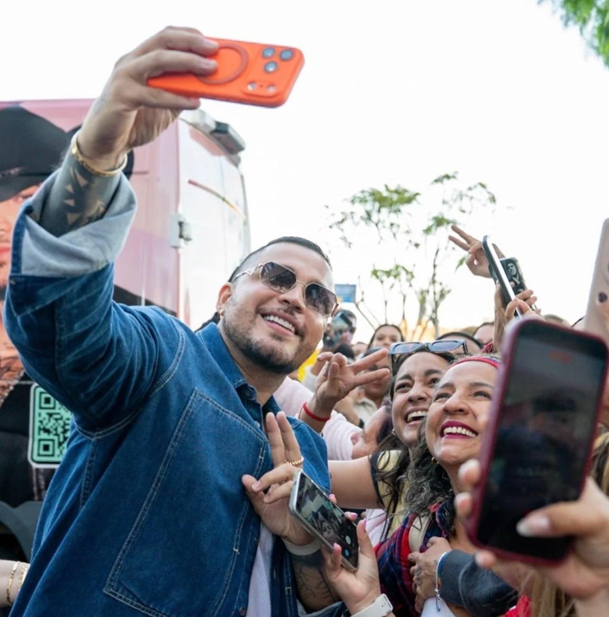 El cantante Jessi Uribe en la presentación del Festival Isla Latina en Arrecife