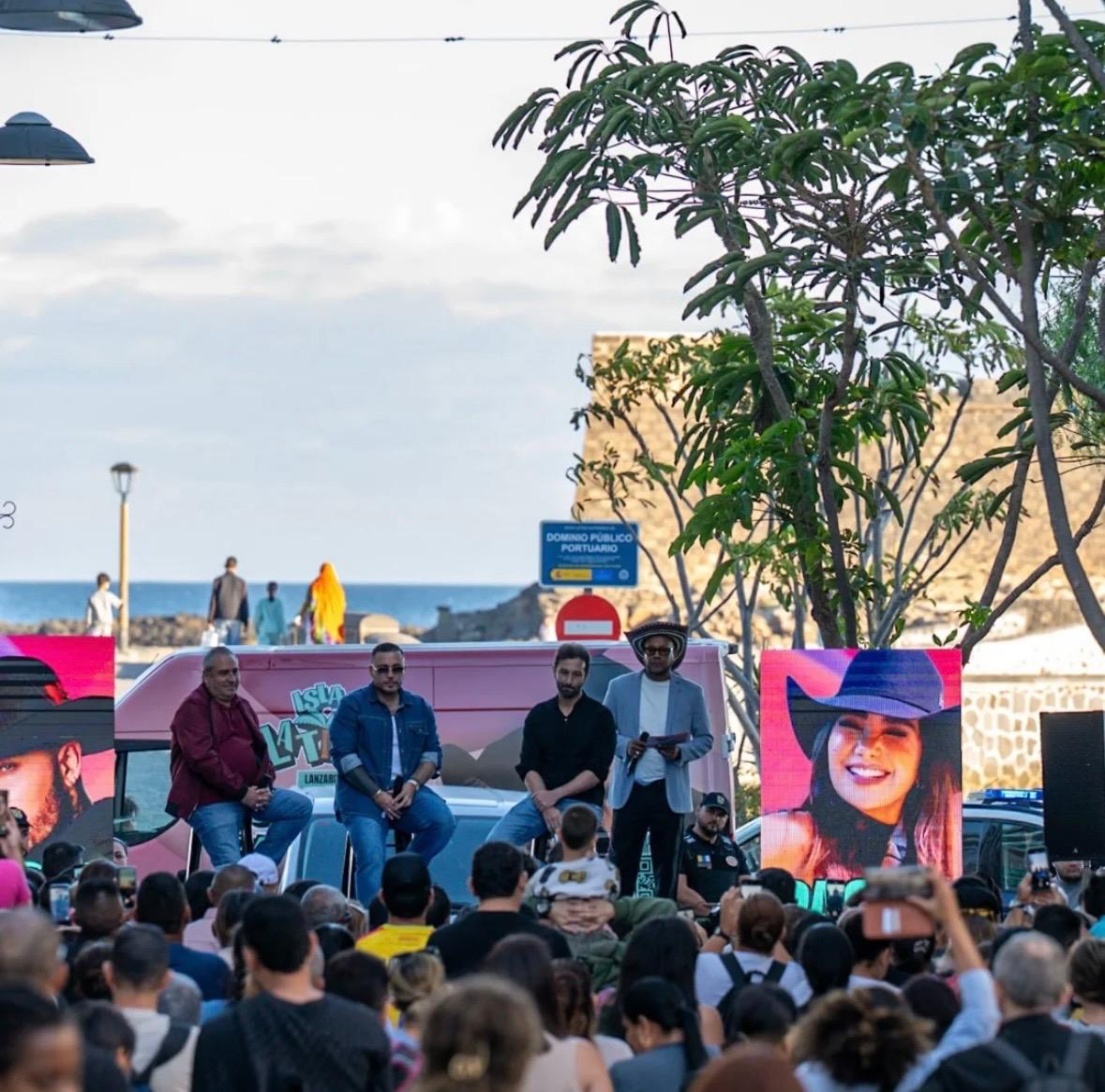 El cantante Jessi Uribe en la presentación del Festival Isla Latina en Arrecife