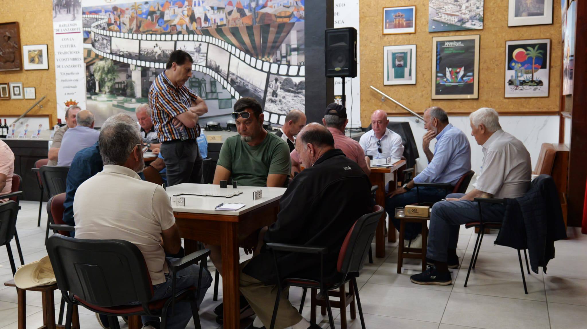 'Tercer Torneo de Dominó'