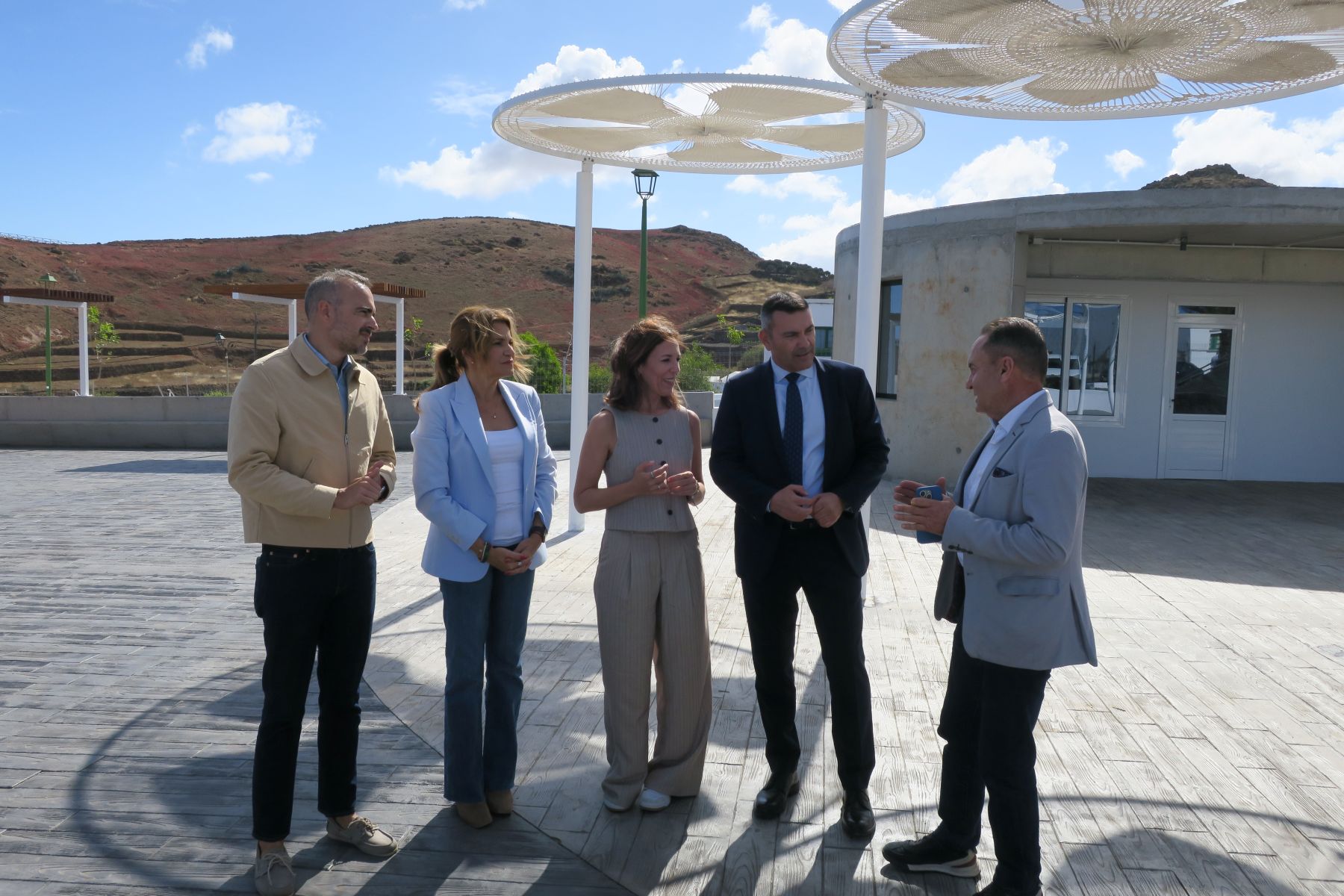 Visita de la consejera de Turismo a Tinajo