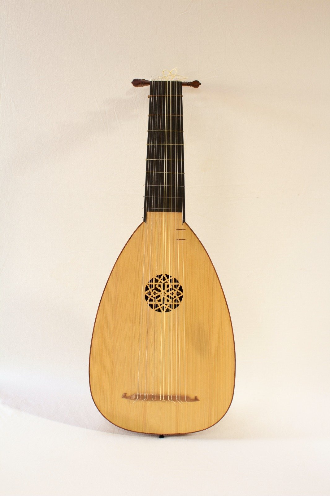 Instrumentos antiguos creados por Paco Dorta Instrumentos antiguos creados por Paco Dorta