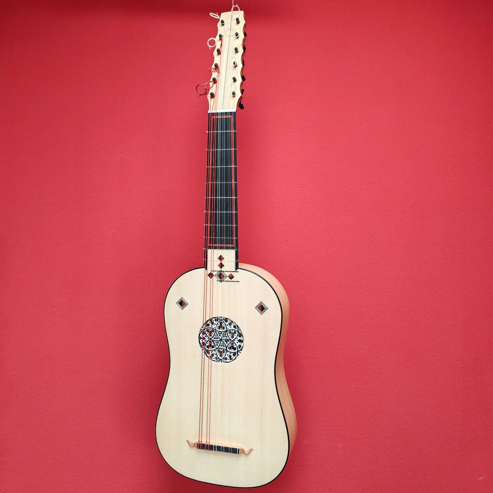 Instrumentos antiguos creados por Paco Dorta Instrumentos antiguos creados por Paco Dorta