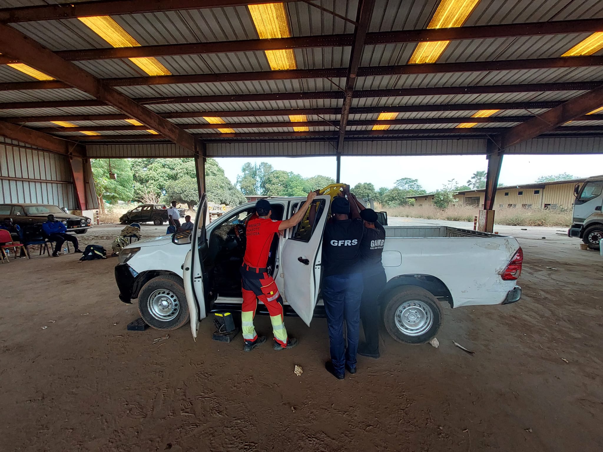 Bomberos de Lanzarote en Gambia (4)