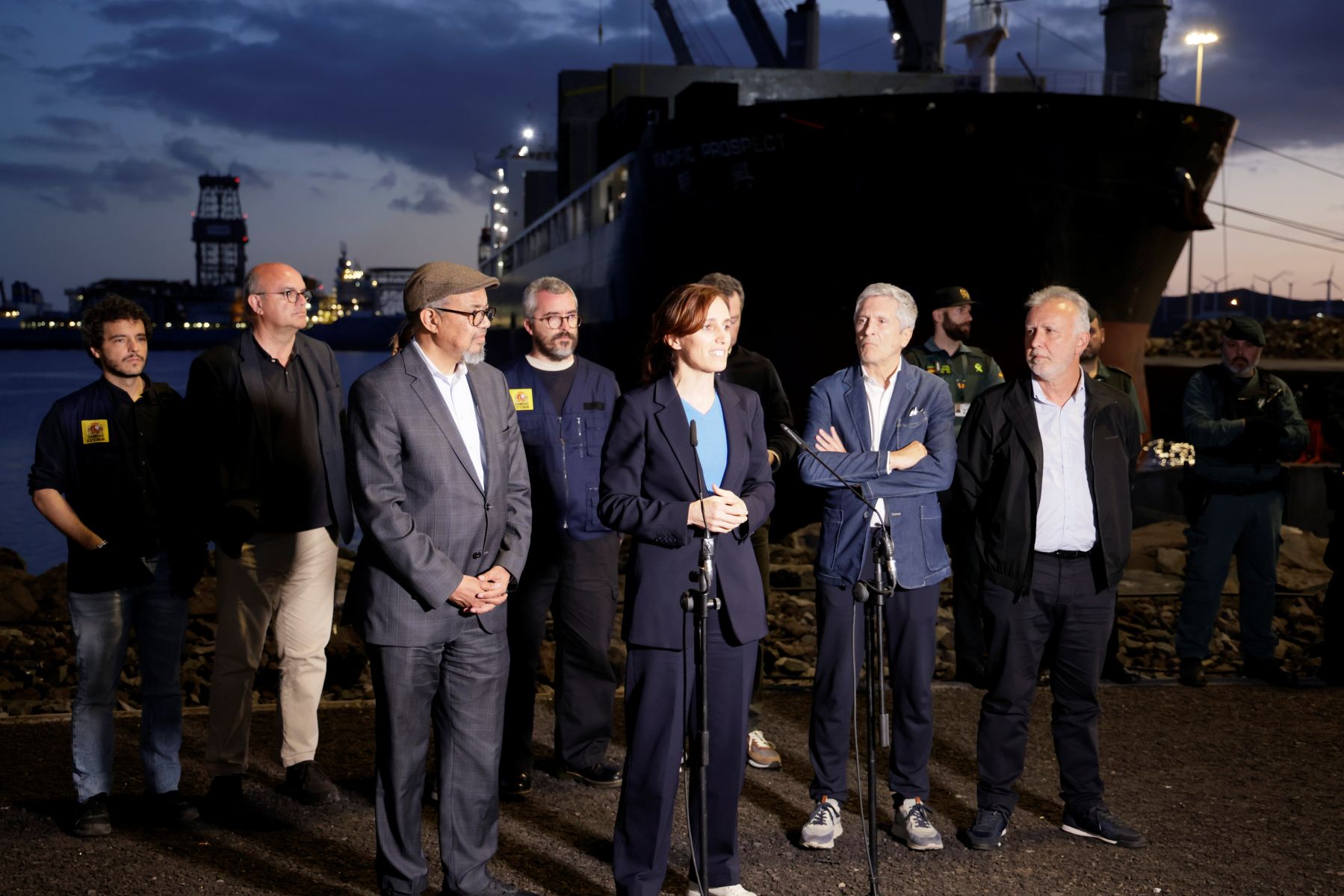 La ministra de Sanidad Mónica García en el puerto de Granadilla 