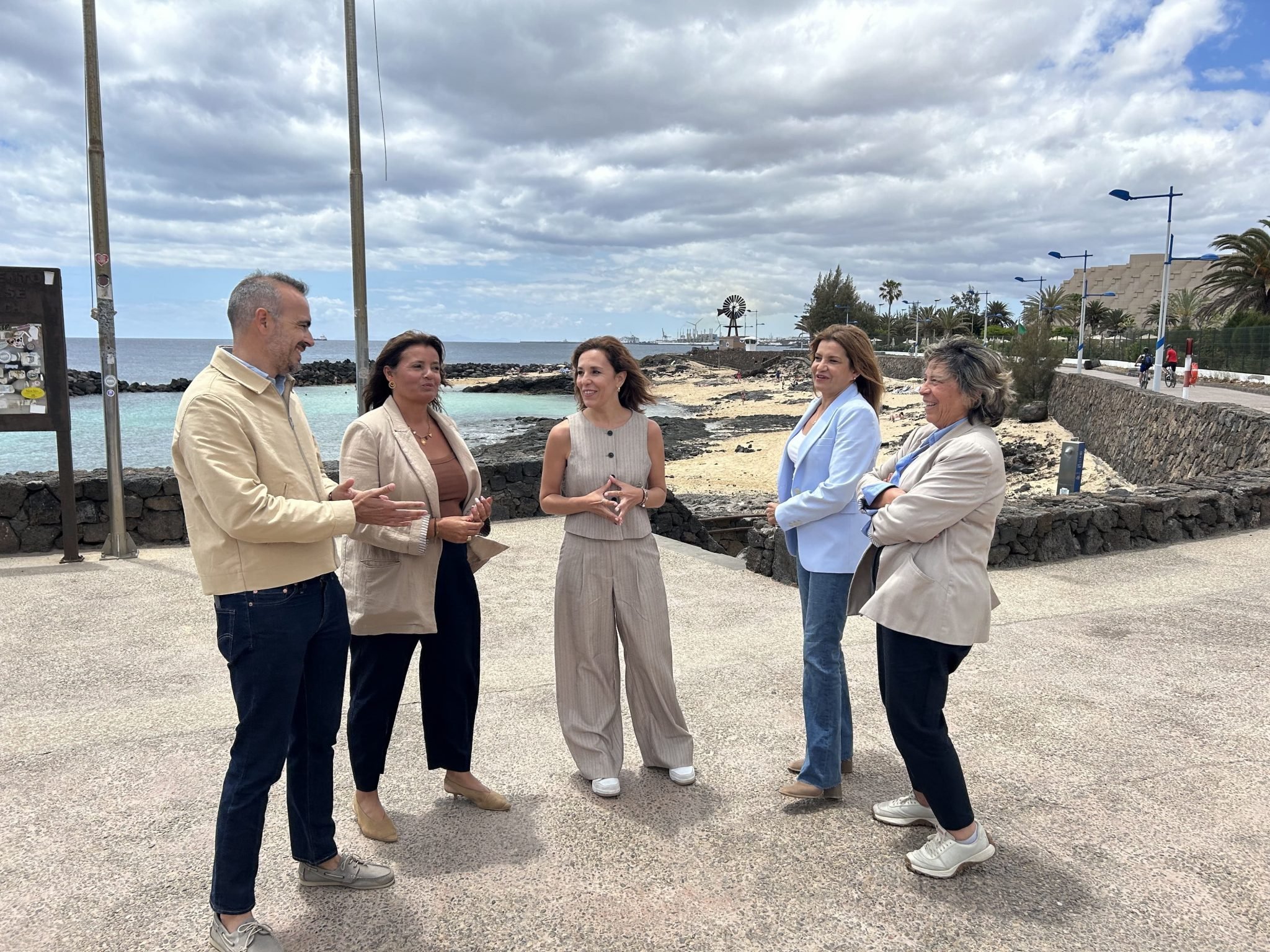 Visita de Jessica de León a Costa Teguise en mayo de 2026