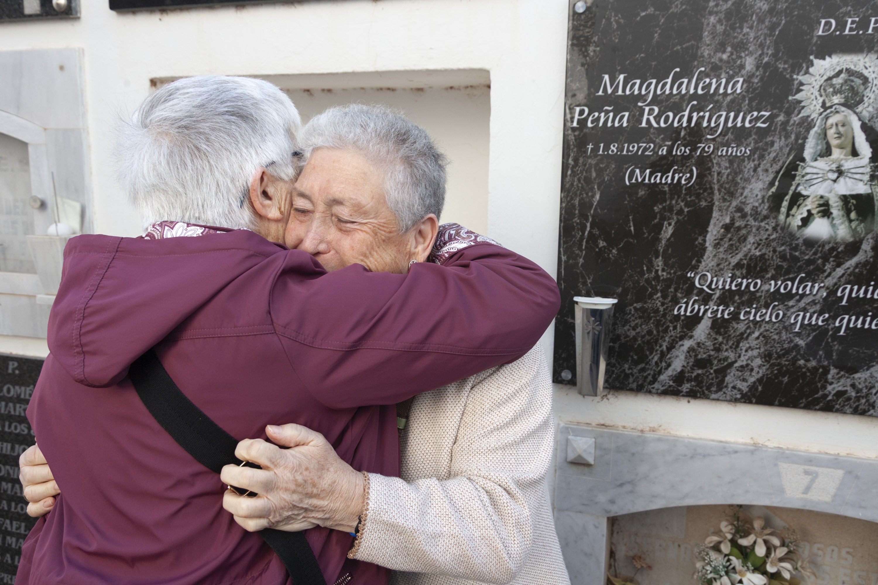 Exhumación de tres pescadores del Domenech de Varó. Fotos: Juan Mateos.
