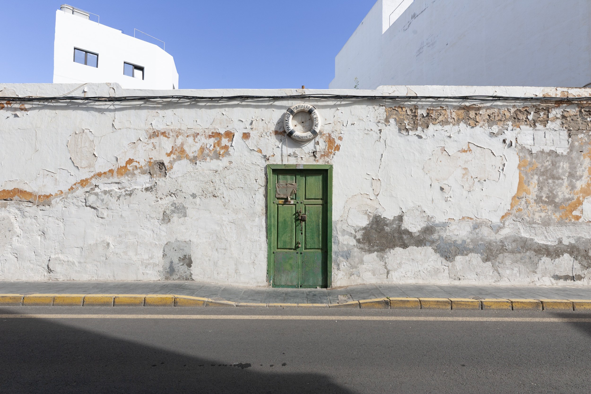 Arrecife y sus inmuebles abandonados. Fotos: Juan Mateos.
