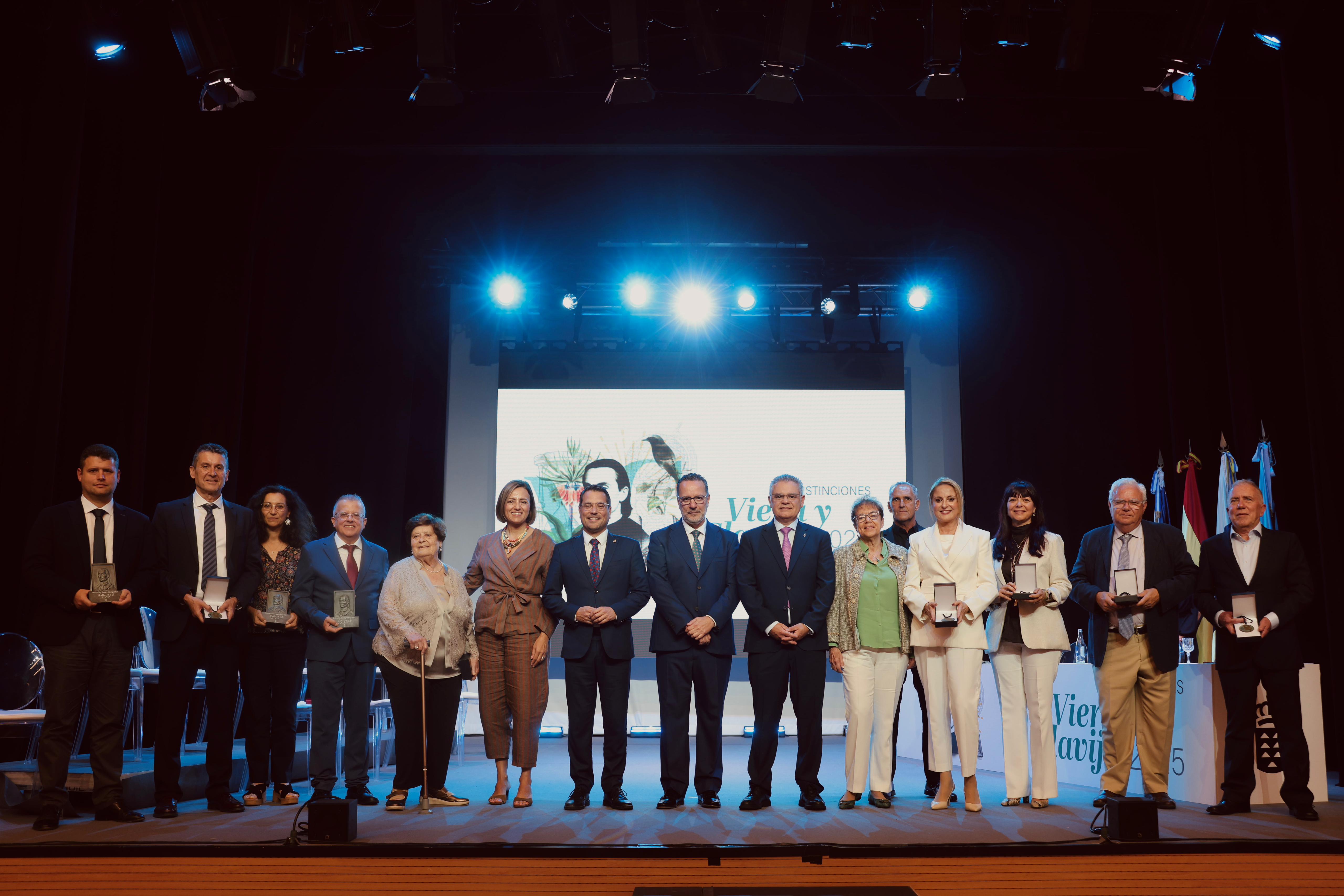 Premios Viera y Clavijo de Educación