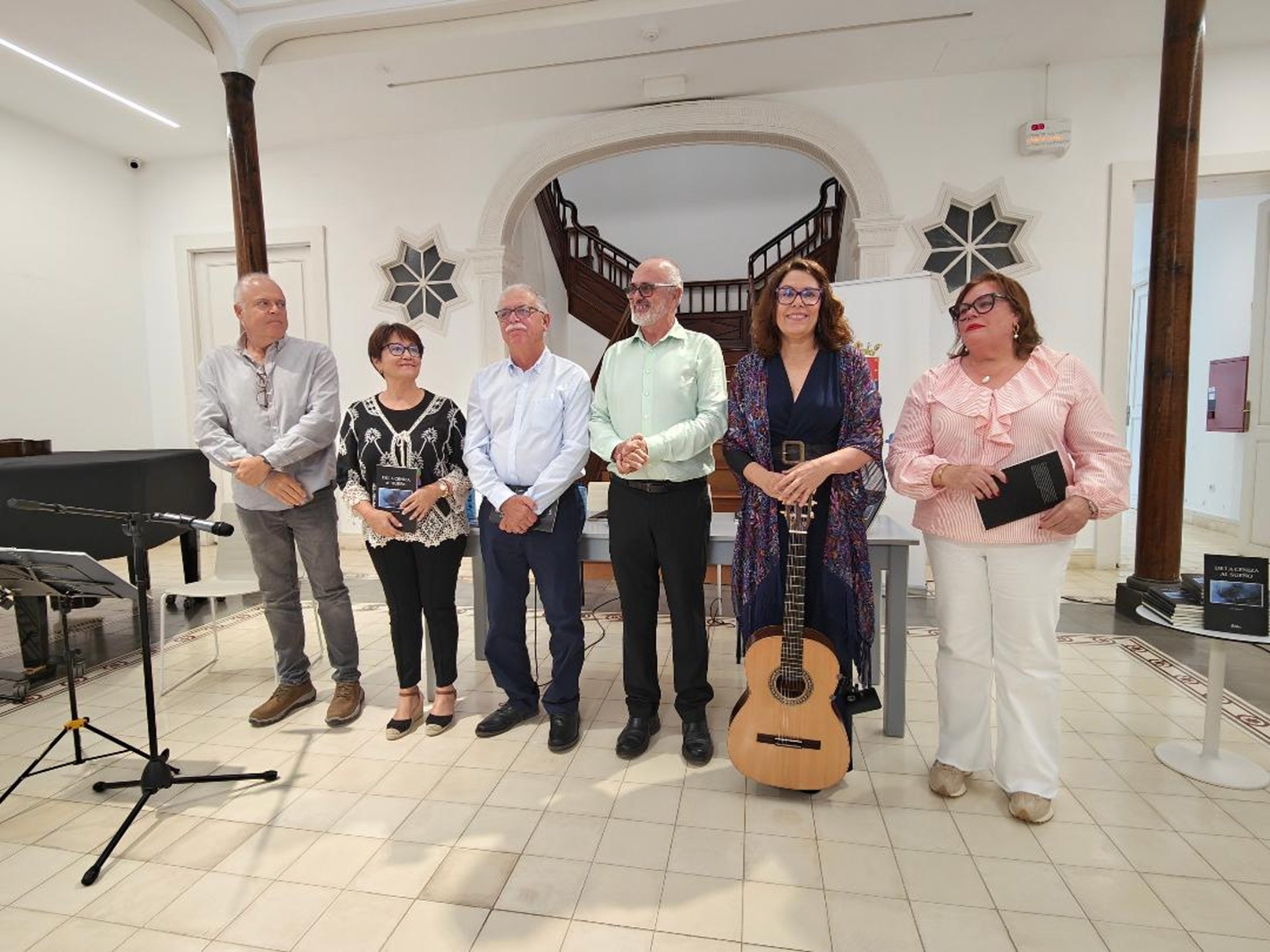 Presentación del poemario 'De la ceniza al Sueño'
