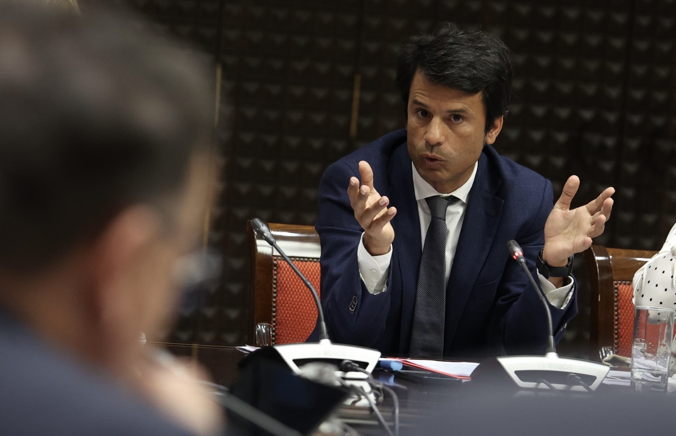 Marcos Bergaz (PSOE) junto al consejero Manuel Miranda (CC) en comisión parlamentaria de Aguas