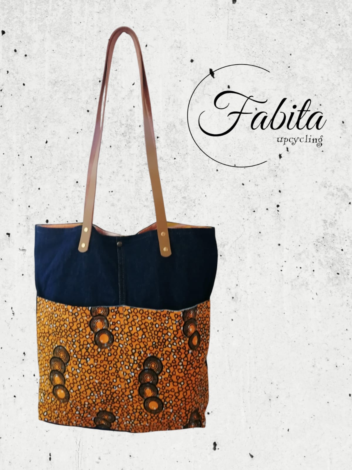 Bolso de Fabiola González. Materiales reciclados. Bolso de Fabiola González. Materiales reciclados.