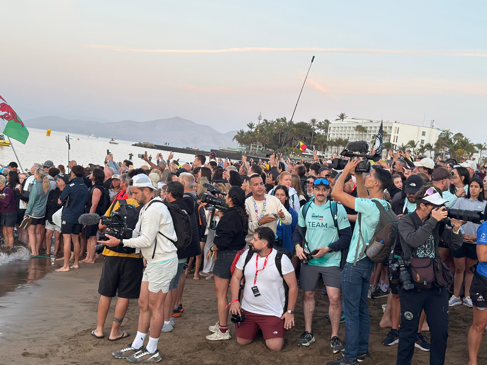 Arranca la 34º edición del IRONMAN Lanzarote. Fotos: La Voz. Arranca la 34º edición del IRONMAN Lanzarote. Fotos: La Voz.