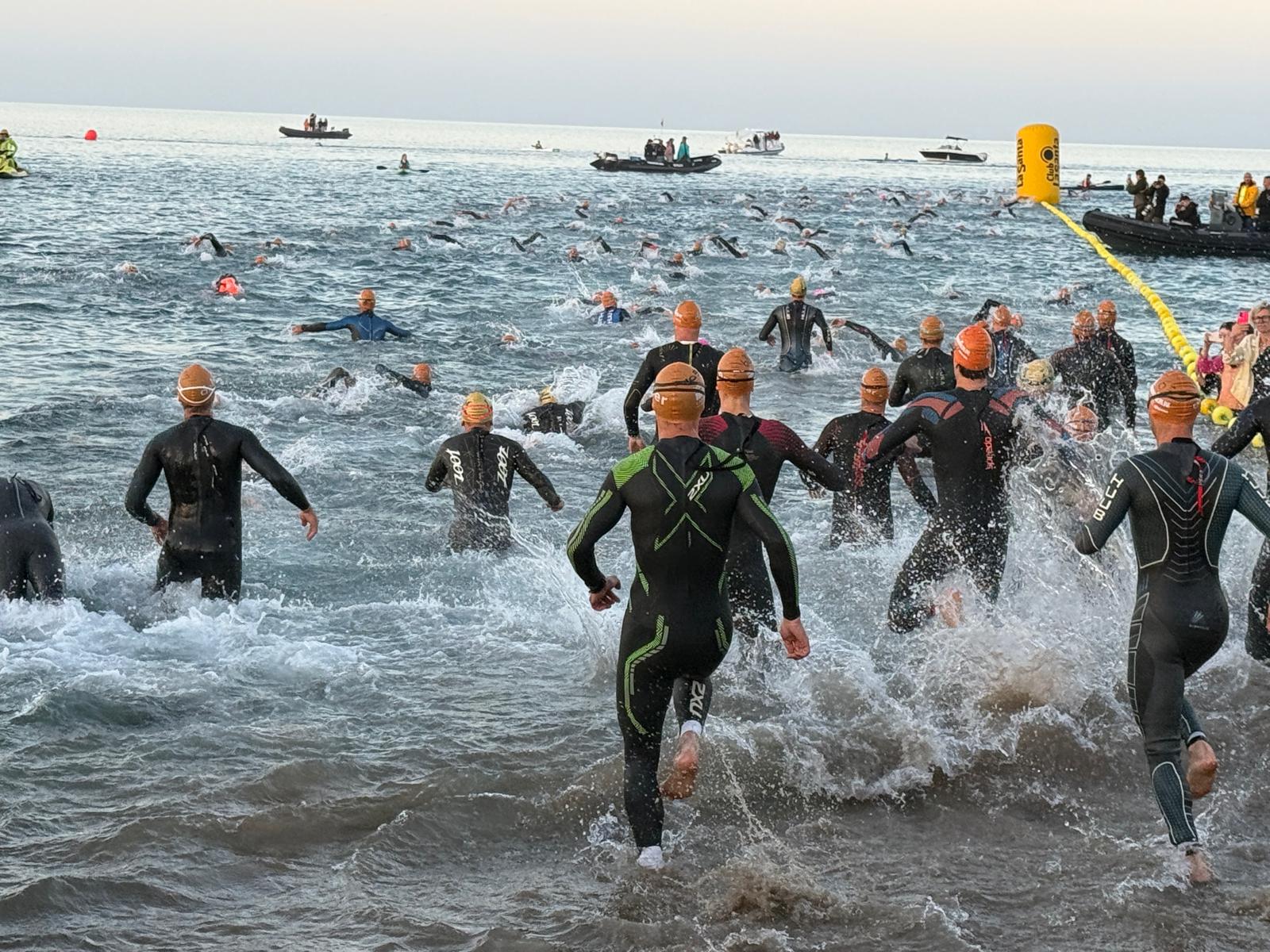 Arranca la 34º edición del IRONMAN Lanzarote. Fotos: La Voz. Arranca la 34º edición del IRONMAN Lanzarote. Fotos: La Voz.