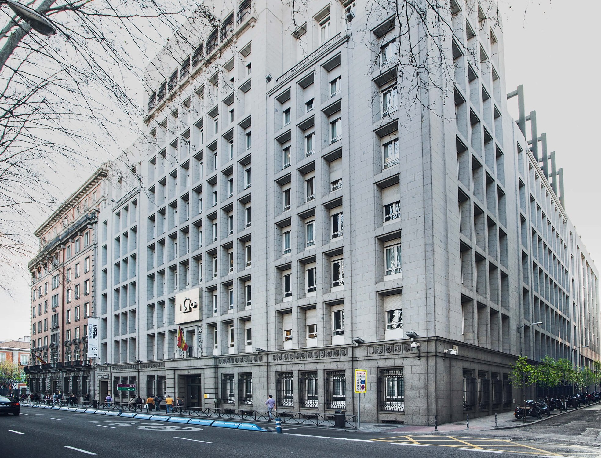 Fachada del Instituto de Crédito Oficial en Madrid. Protección Oficial. Fachada del Instituto de Crédito Oficial en Madrid. Protección Oficial.