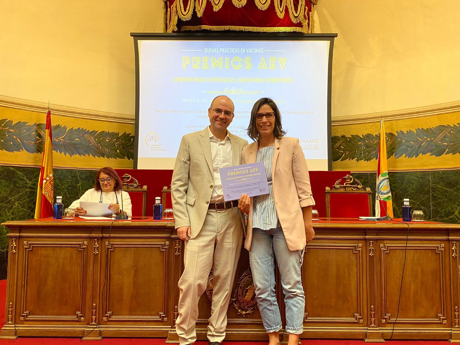 Momento de la entrega del Premio AEV