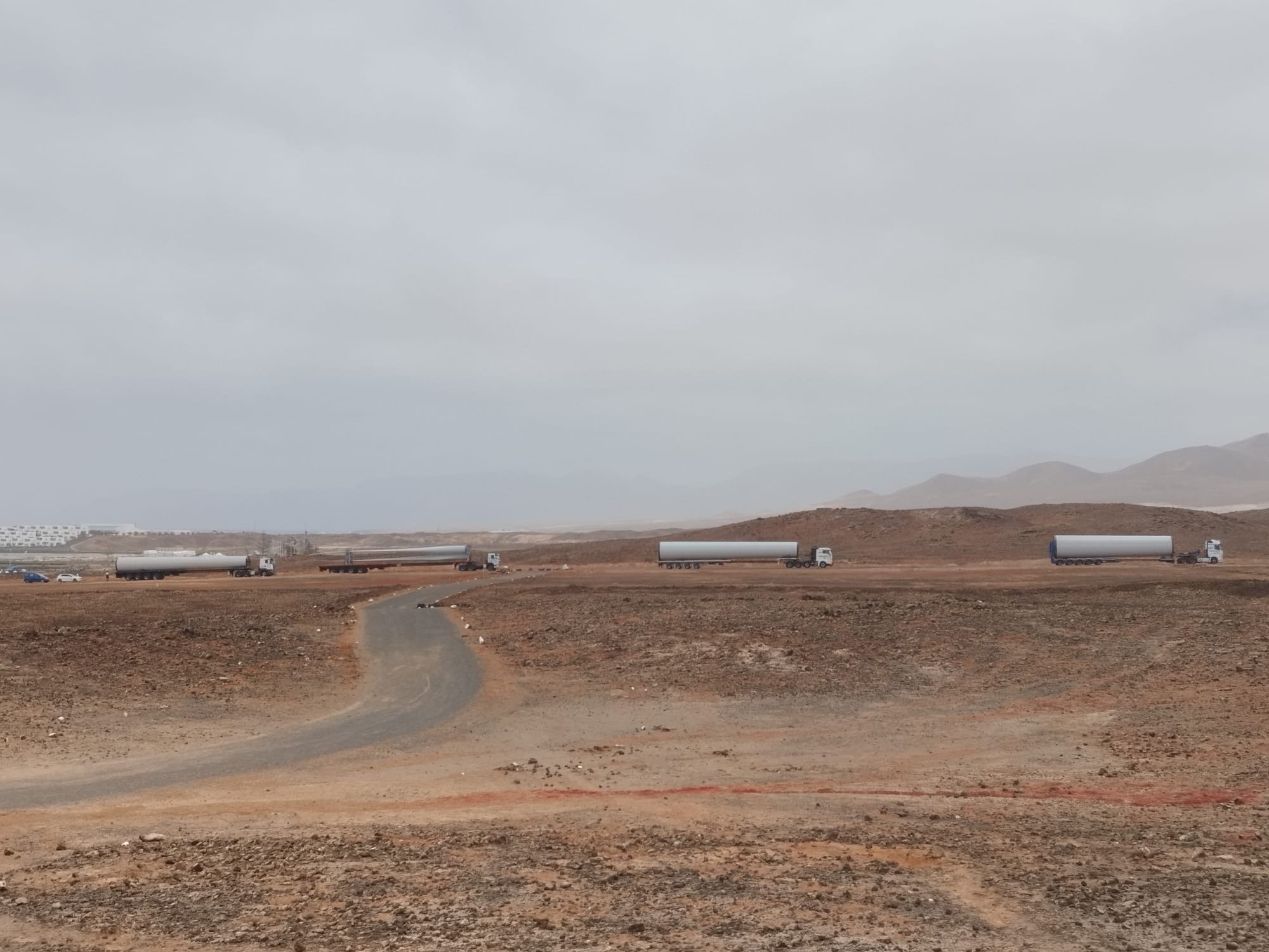 Instalación de aerogeneradores en La Santa.