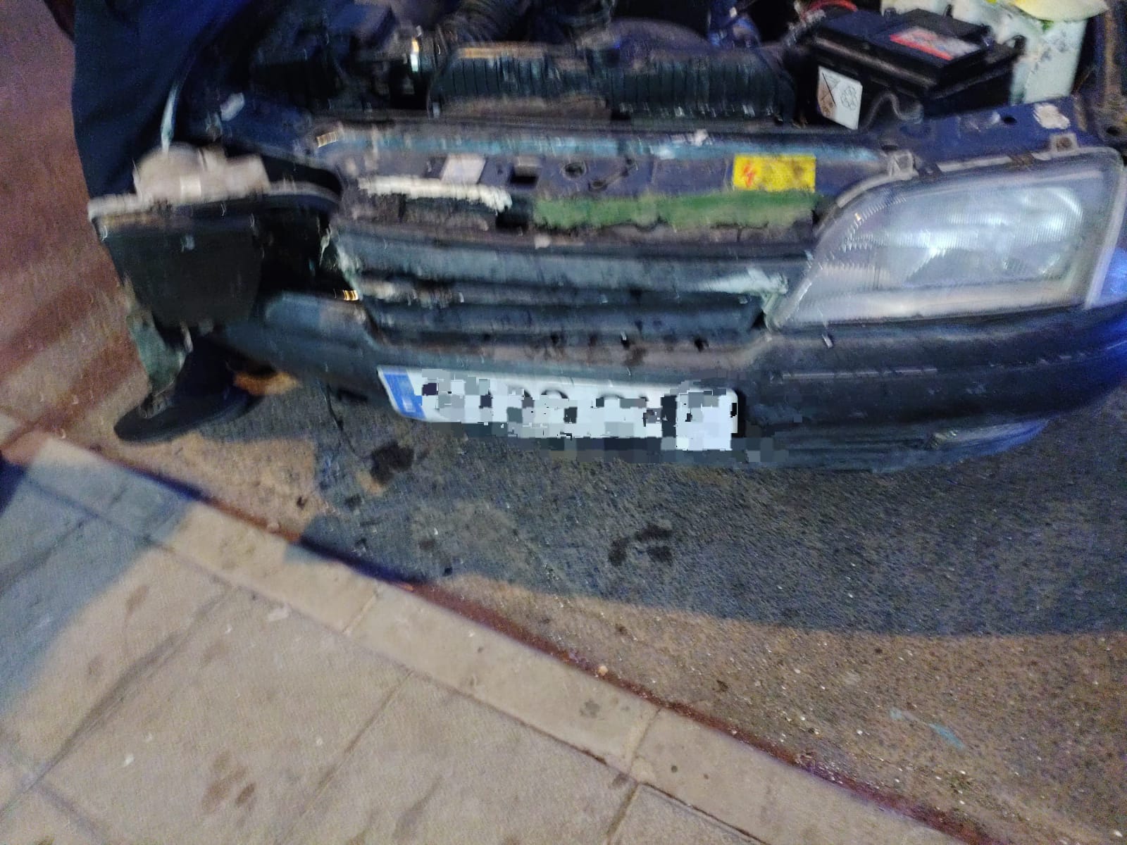 Arde un vehículo en el interior de un garaje en Arrecife.