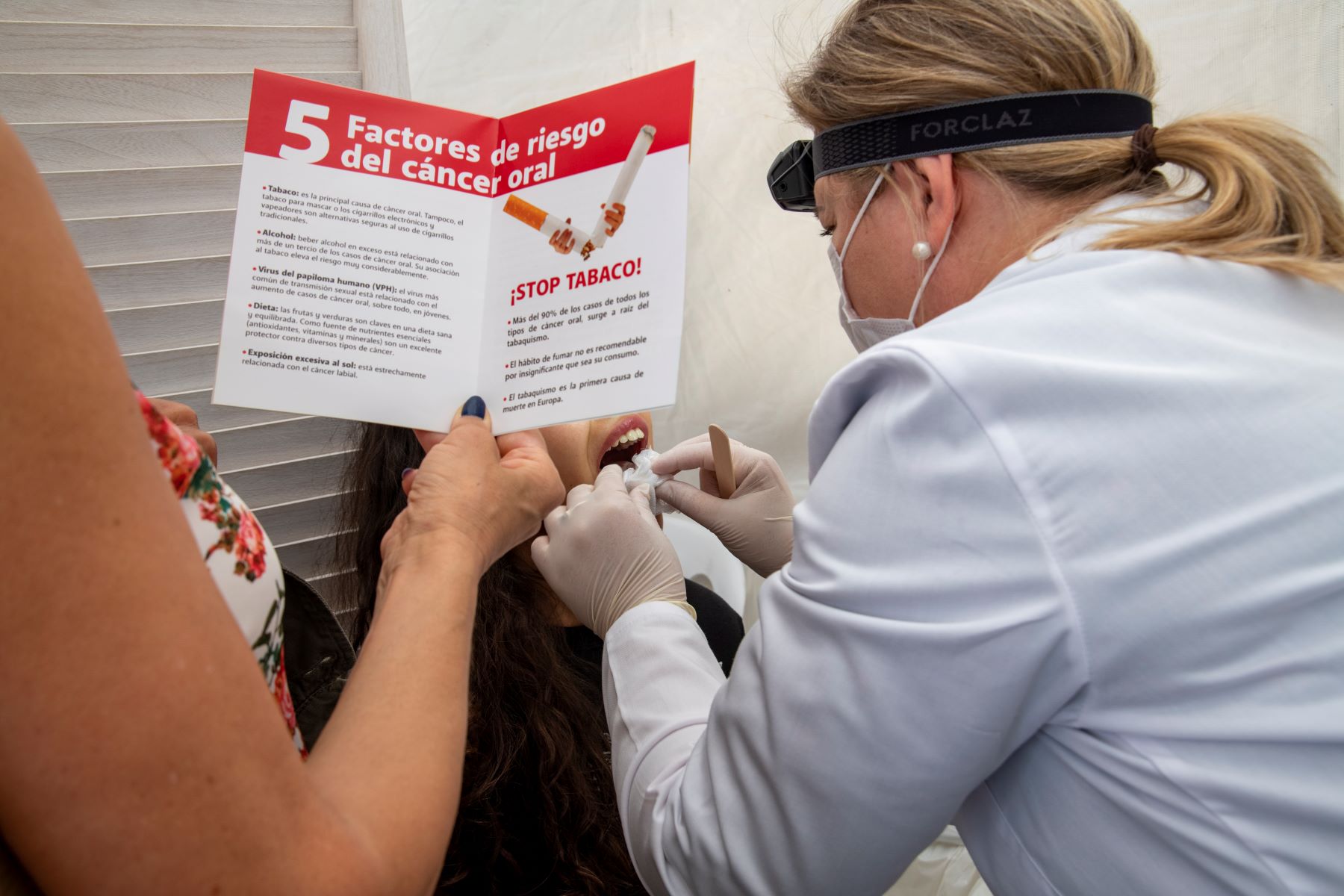 Dentistas de la provincia realizan revisiones gratuitas de la mucosa oral