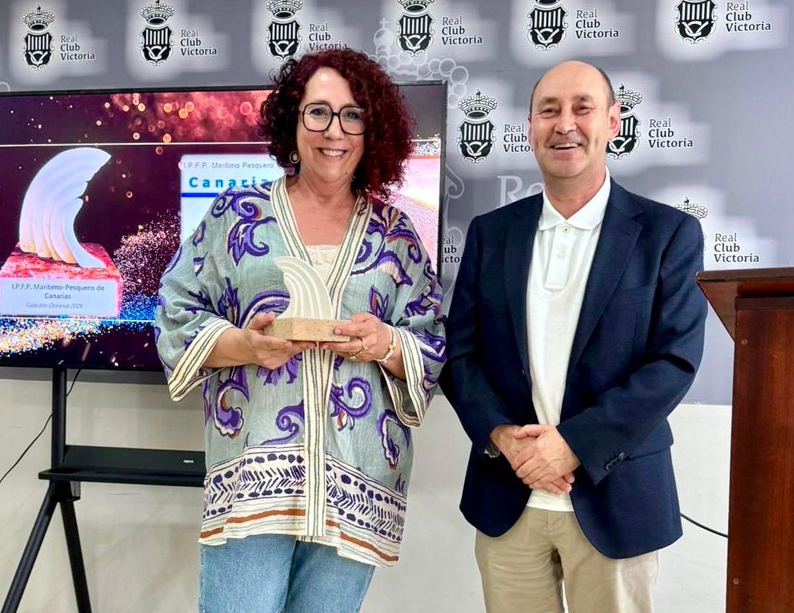 La directora de la Escuela de Pesca de Lanzarote recoge el Premio Océanos 2026