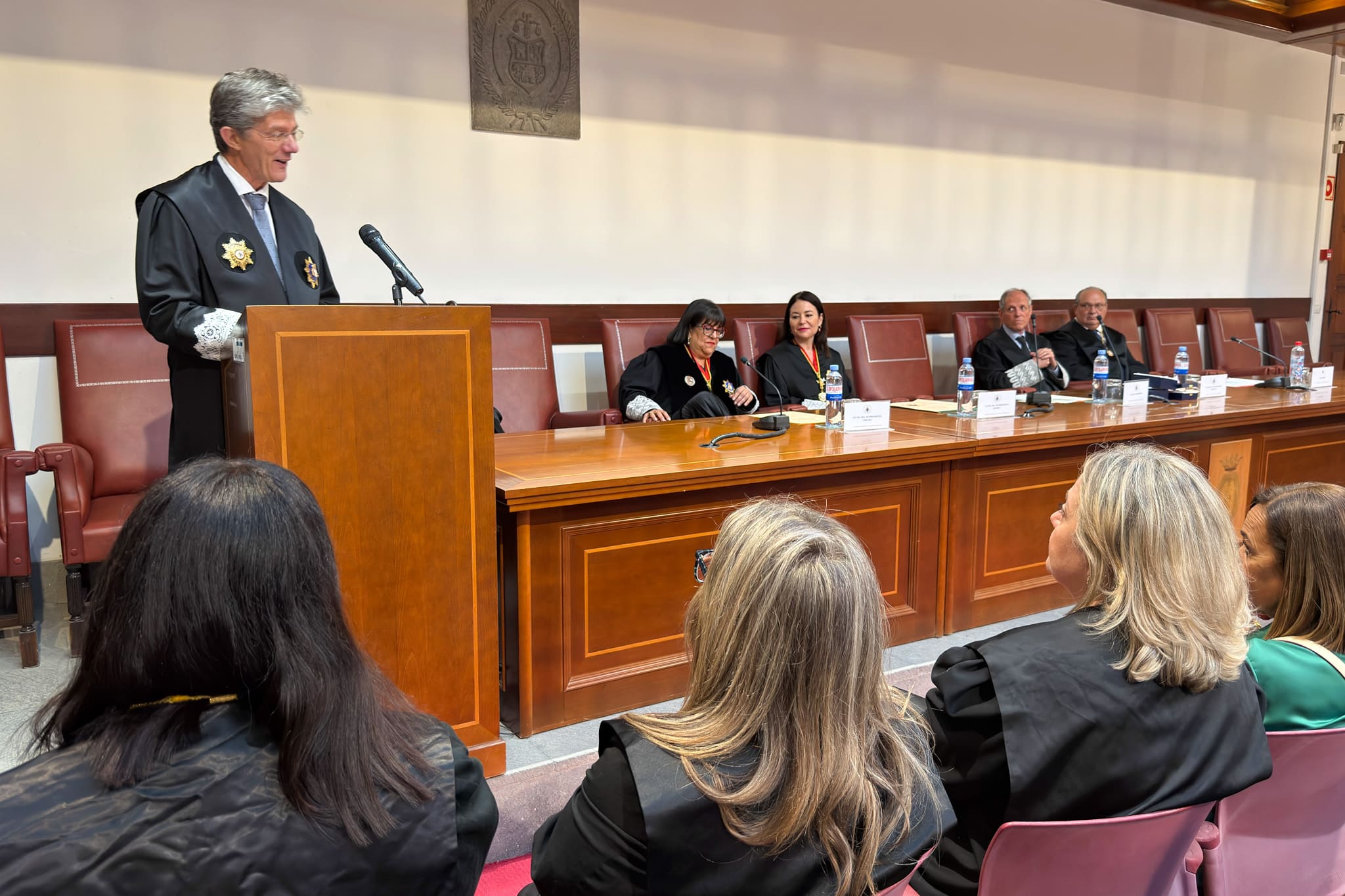 Toma de posesión Carlos Viña Romero Presidente Consejo Canario de Colegios de Abogados 120626 2 Toma de posesión Carlos Viña Romero Presidente Consejo Canario de Colegios de Abogados 120626 2