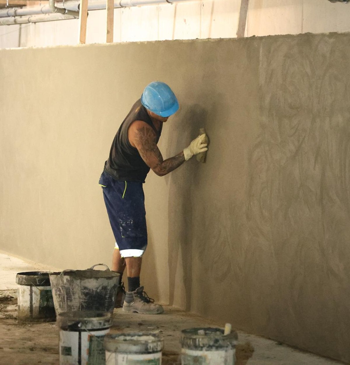 Trabajador de la construcción en Lanzarote. Foto: La Voz. Trabajador de la construcción en Lanzarote. Foto: La Voz.