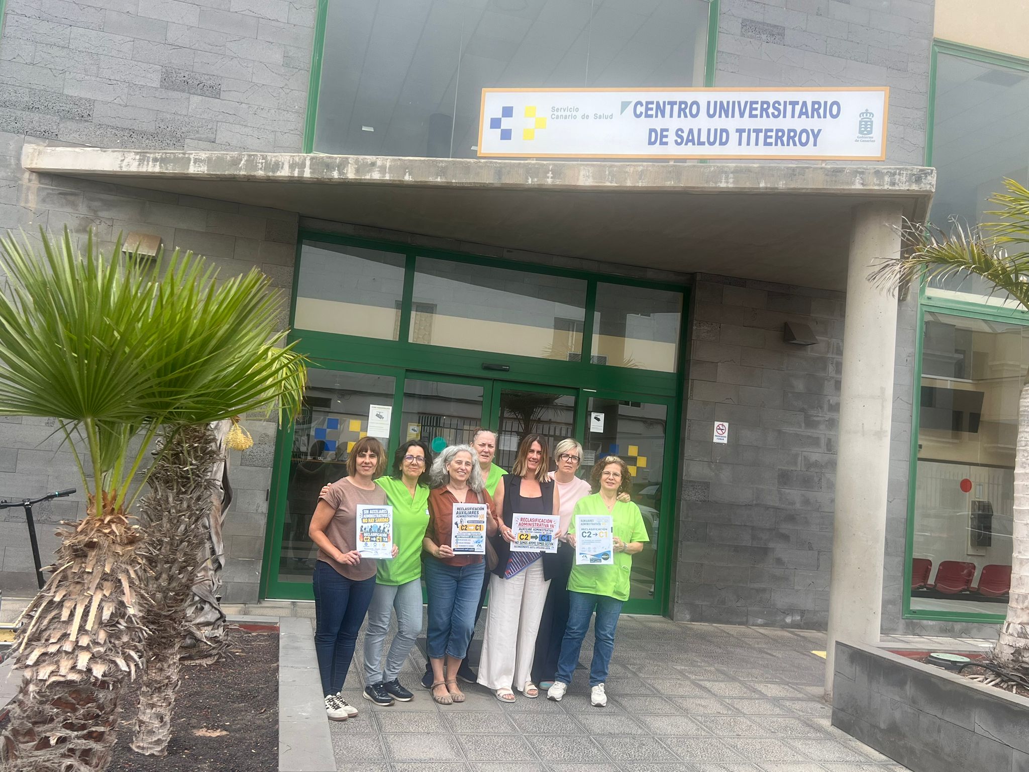 Concentración de auxiliares administrativos de Lanzarote. Fotos: Cedidas.