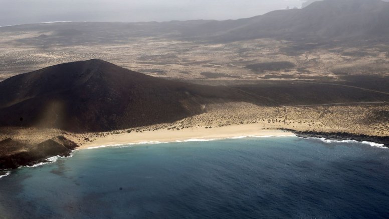playa en la graciosa