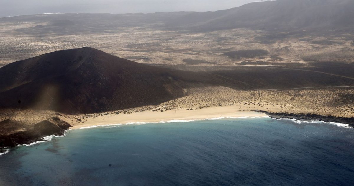 A Tourism Journal Selects a La Graciosa Beach as One of Spain’s Best